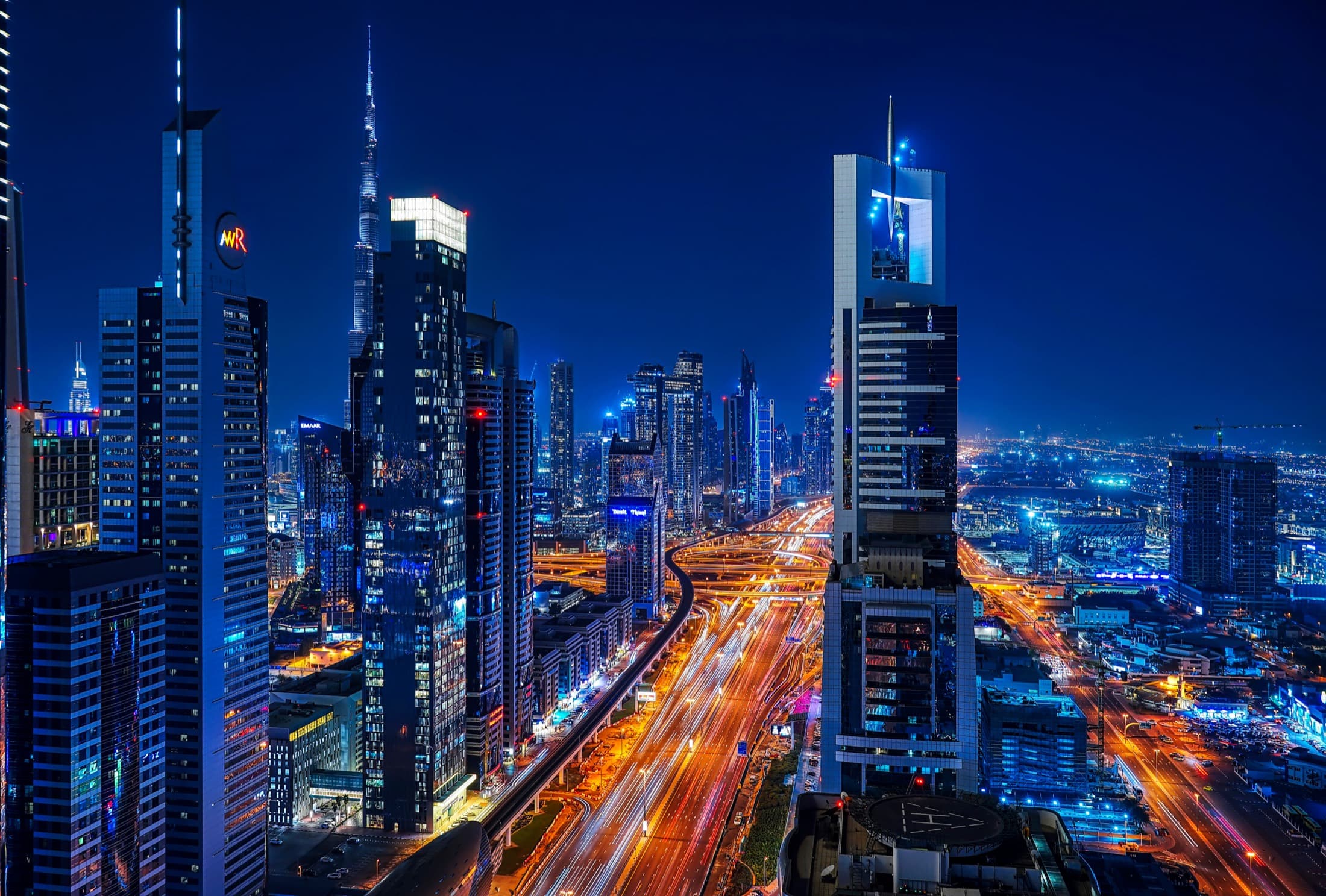 Skyline nocturno de Dubai